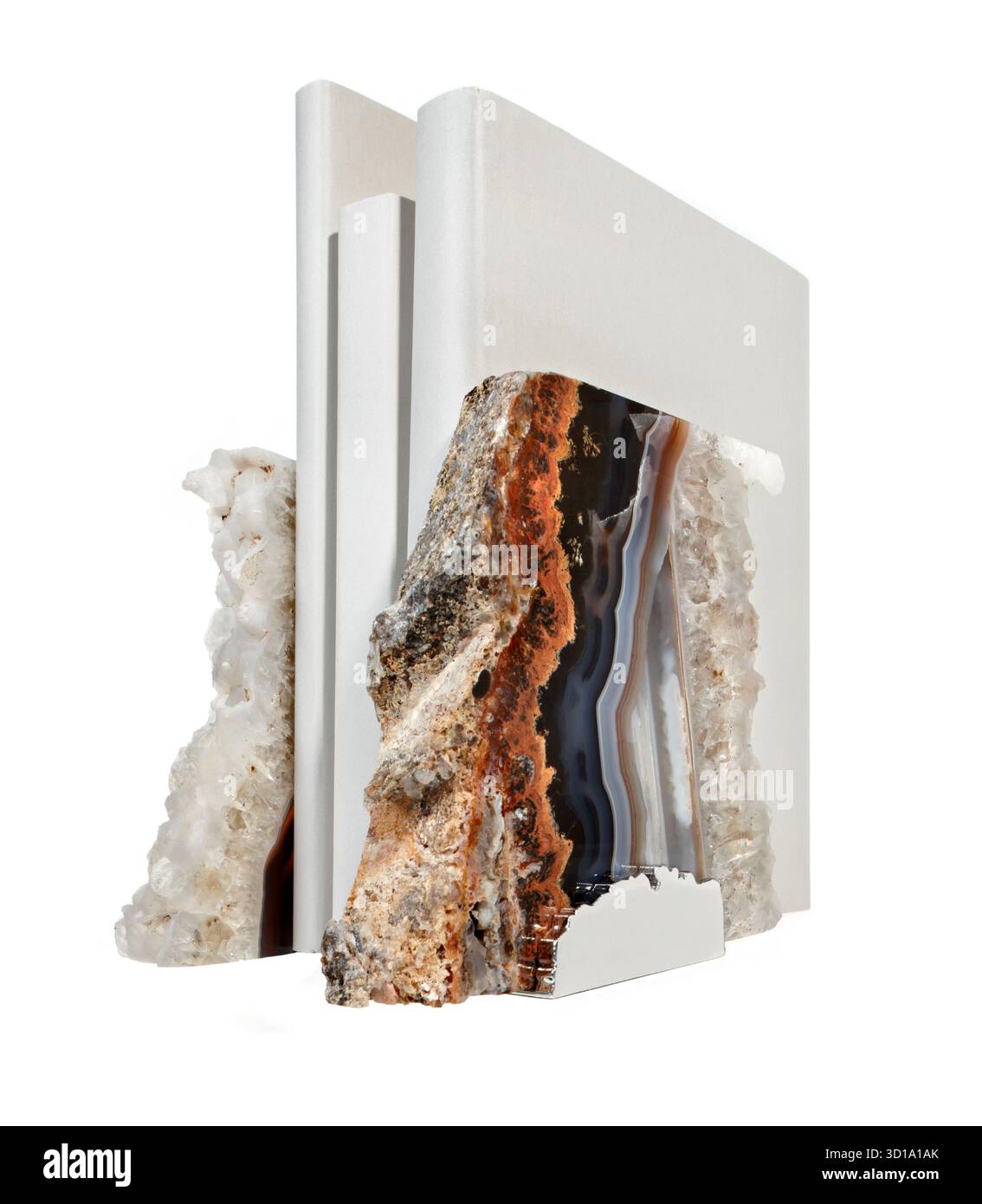 il libro termina su sfondo bianco Foto Stock