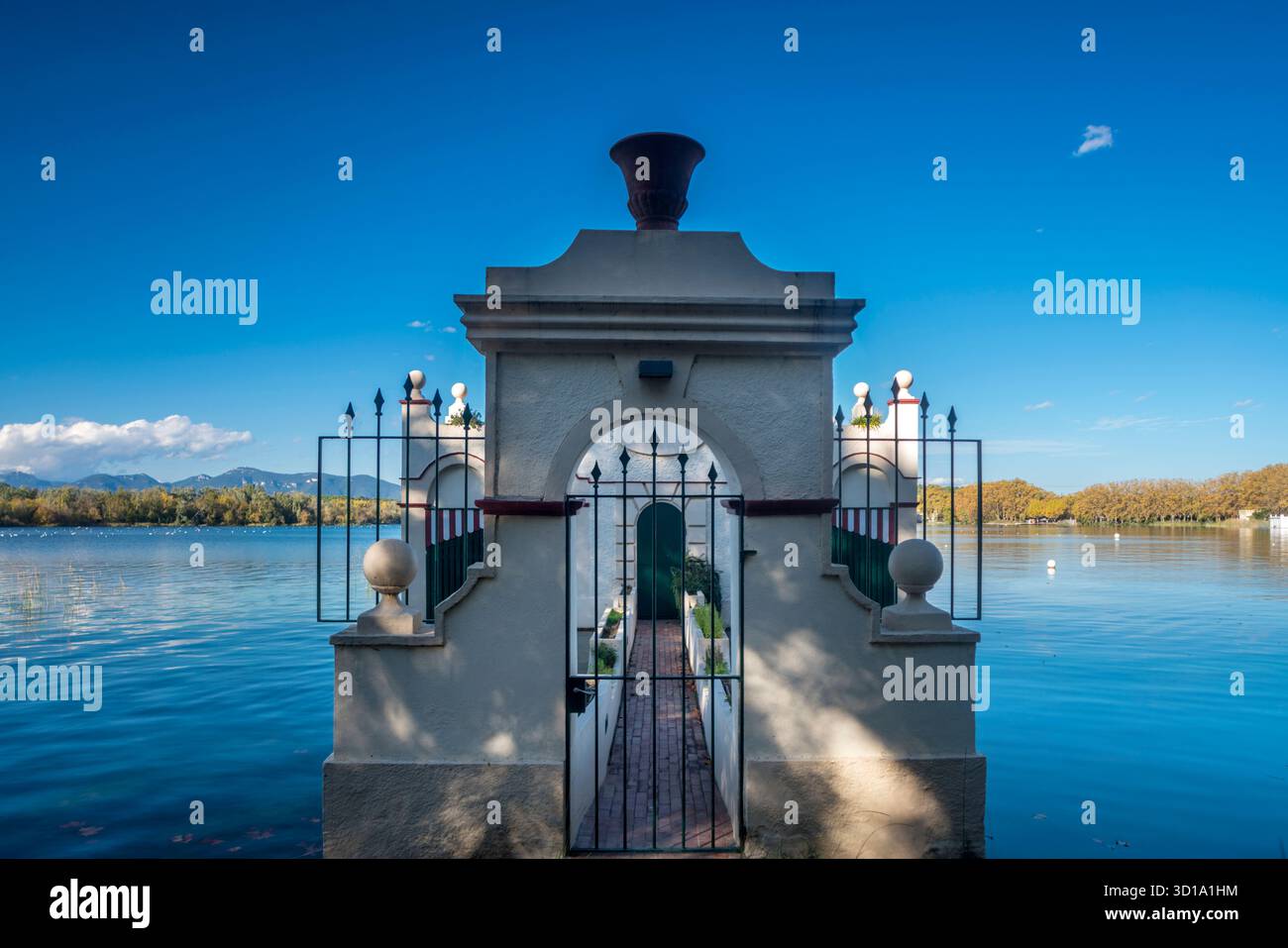 INGRESSO PRINCIPALE PESQUERA MARIMON BOATHOUSE LAGO DI BANYOLES PLA DE L'ESTANY PROVINCIA DI GIRONA CATALOGNA SPAGNA Foto Stock