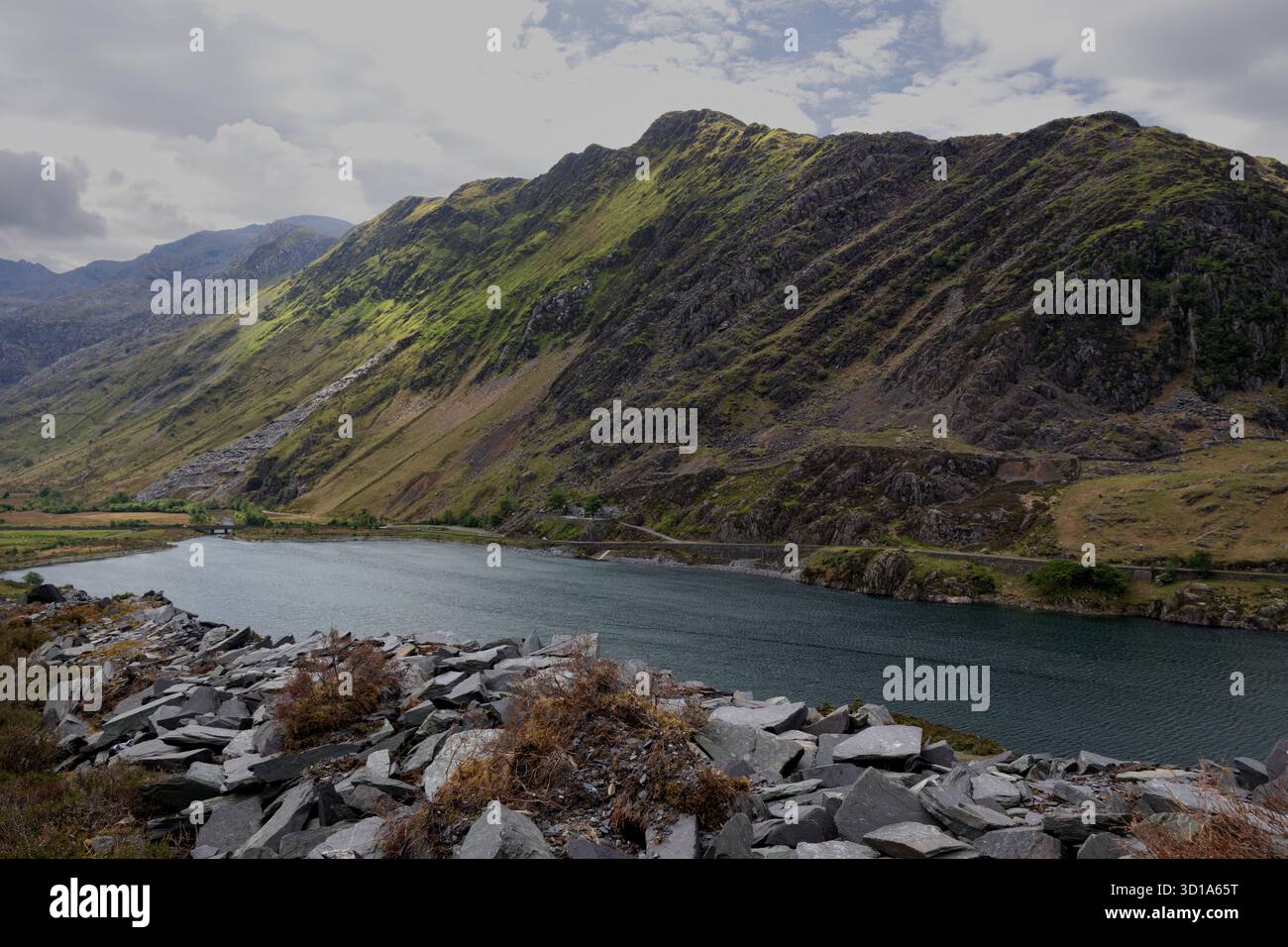 Vista di Llyn Peris dalla cava Dinorwic Foto Stock