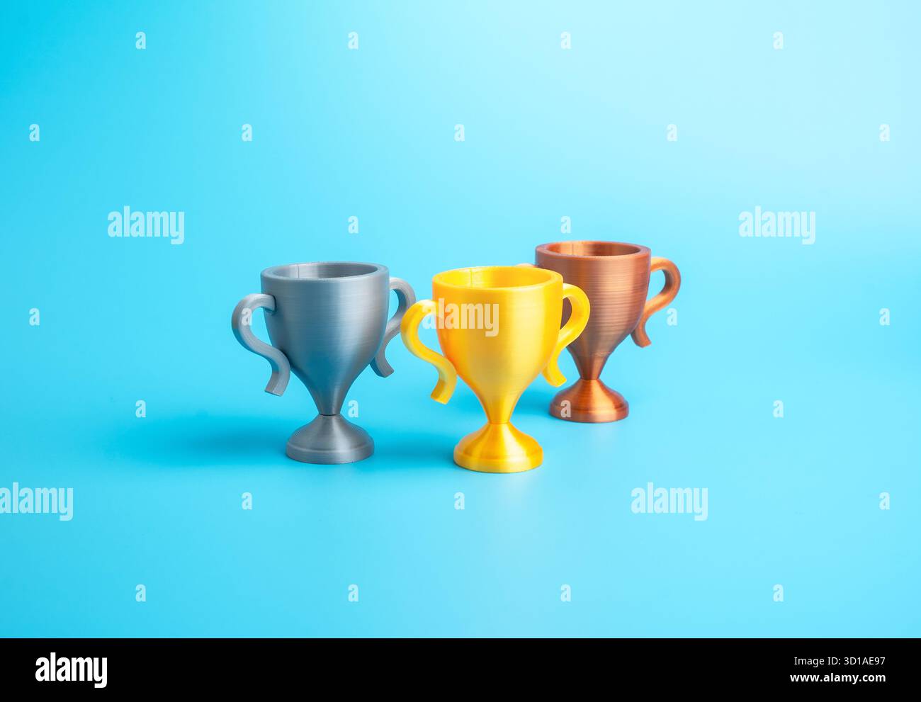 Coppe dei vincitori, oro, argento e bronzo. Vincitori di eventi sportivi. Risultati aziendali. Leadership aziendale, risultati della concorrenza e motivazione Foto Stock