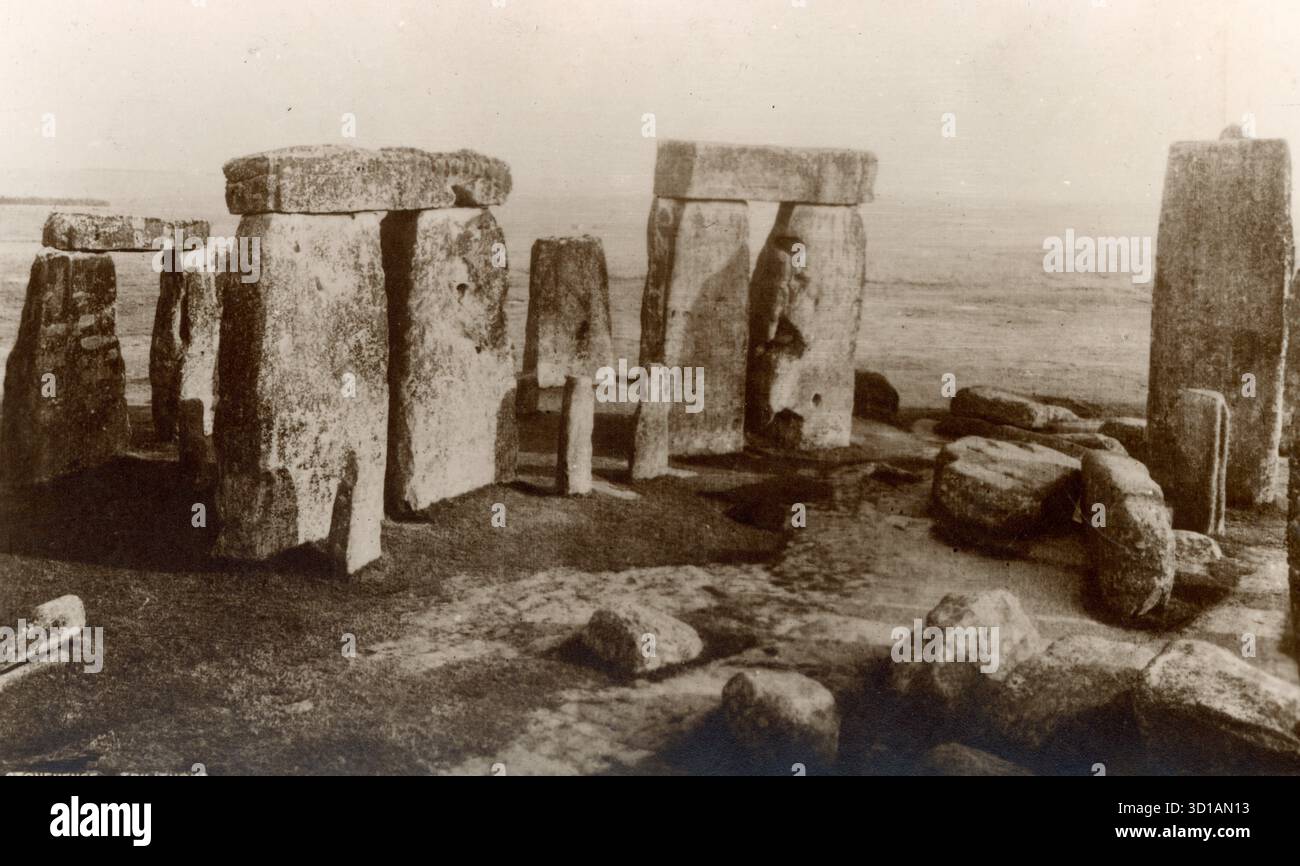 Cerchio di pietre di Stonehenge nel Wiltshire, Regno Unito. Un sito patrimonio dell'umanità. Immagini dell'inizio del XX secolo. Foto Stock