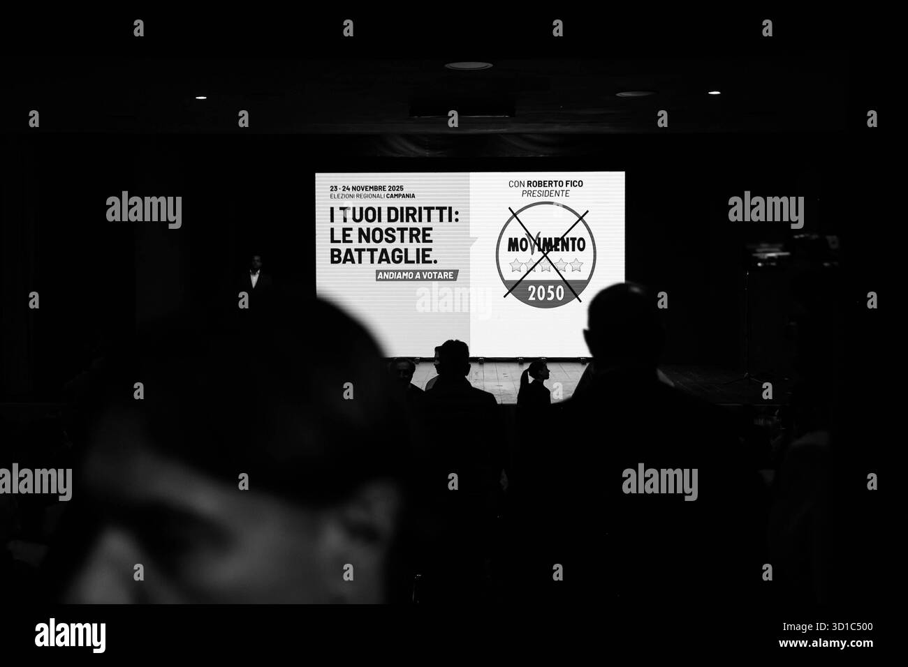 Elezioni regionali per la regione Campania dal 23 al 24 novembre 2025. Napoli, 27 ottobre 2025 - Teatro Troisi a Fuorigrotta durante la presentazione delle liste dei candidati del movimento cinque stelle per la regione Campania, con la presenza del candidato presidenziale Roberto Fico e dell'ex primo ministro Giuseppe Conte. NAPOLI Teatro Troisi CAMPANIA ITALIA Copyright: XFABIOxSASSOxFabioxSassox 2L8A2846 Foto Stock