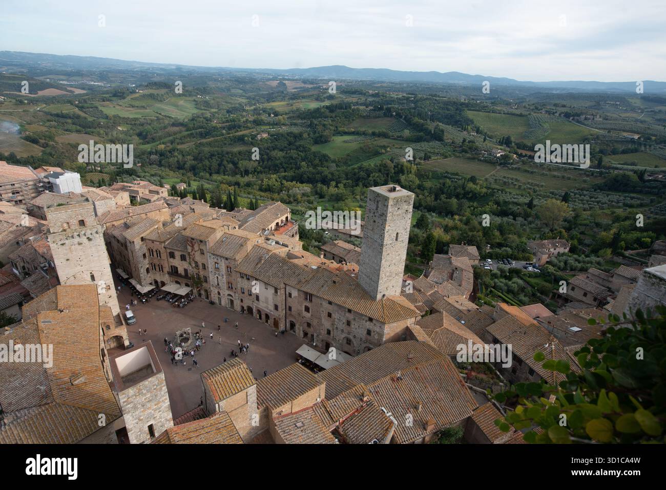 San Gimignano, torri italiane a San Gimignano e campagna toscana Foto Stock