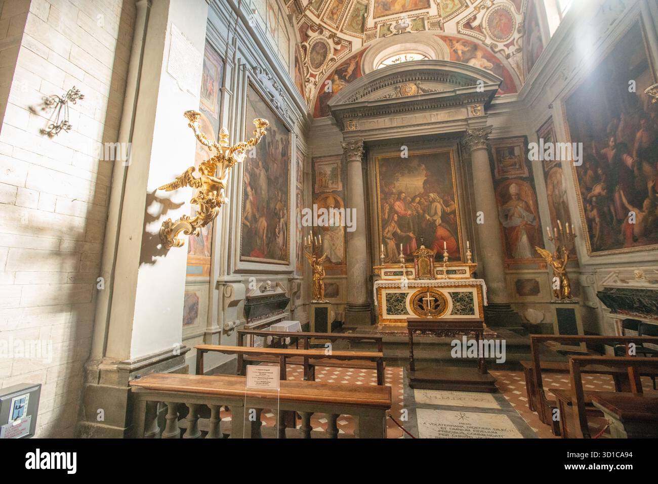 All'interno della Cattedrale di Santa Maria Assunta a Volterra, Italia Foto Stock