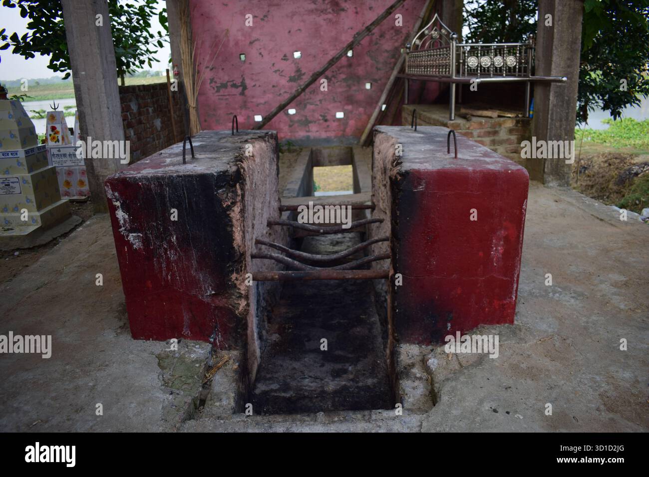 Terreno di cremazione al Crematorium - spazio sacro di addio finale e transizione spirituale Foto Stock