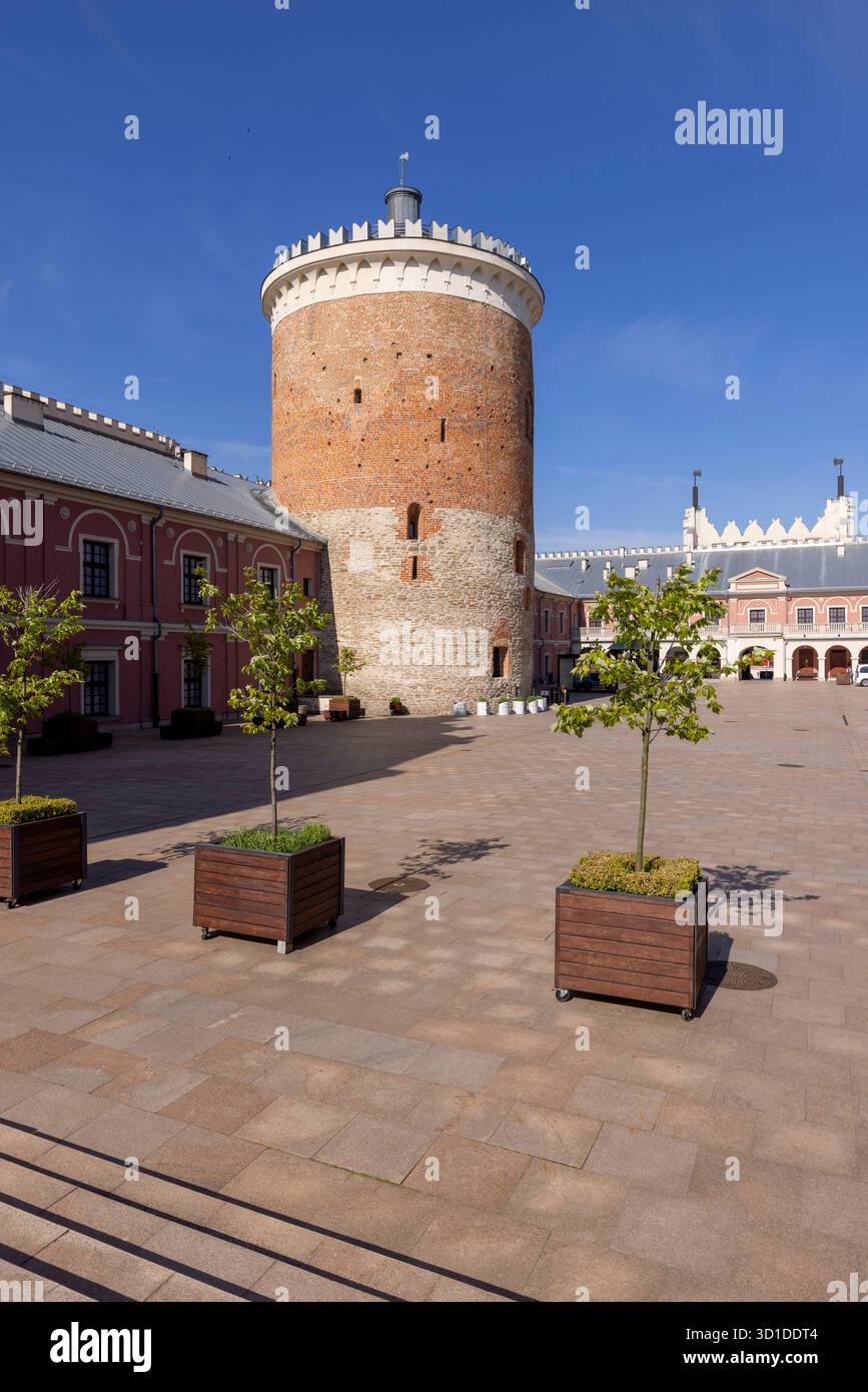Lublino, Polonia - 24 maggio 2022: Castello di Lublino, fortezza romanica, torre fortificata del XIII secolo nel cortile. Il castello è uno dei più antichi edifici reali conservati Foto Stock