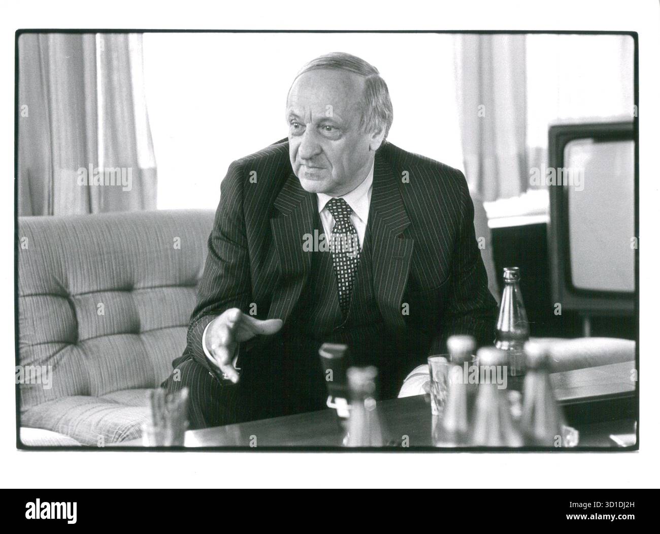 Intervista a Hermann Gmeiner, fondatore di SOS Children's Villages, il 14 gennaio 1981 a Vienna, Austria. , . Crediti: APA-PictureDesk/Alamy Live News Foto Stock
