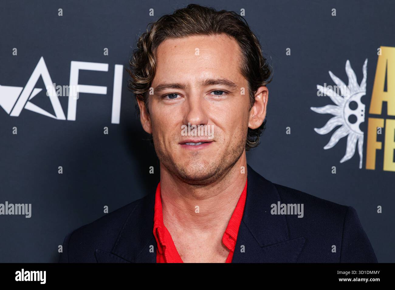 Hollywood, Stati Uniti. 27 ottobre 2025. HOLLYWOOD, LOS ANGELES, CALIFORNIA, USA - OTTOBRE 26: L'attore americano Lewis Pullman arriva al 2025 AFI (American Film Institute) Fest presentato da Canva - Special Screening of Searchlight Pictures 'The Testament of Ann Lee' tenutosi al TCL Chinese 6 Theatres il 26 ottobre 2025 a Hollywood, Los Angeles, California, Stati Uniti. (Foto di Xavier Collin/Image Press Agency) credito: Image Press Agency/Alamy Live News Foto Stock