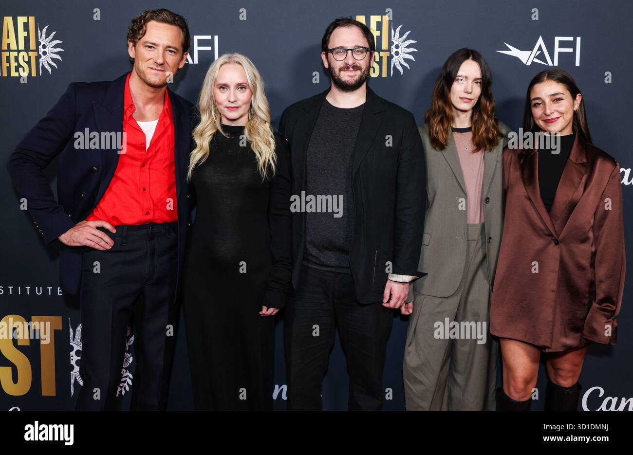 HOLLYWOOD, LOS ANGELES, CALIFORNIA, USA - OTTOBRE 26: L'attore americano Lewis Pullman, la regista e attrice norvegese Mona Fastvold, il produttore cinematografico americano Andrew Morrison, l'attrice francese Stacy Martin e Maddie Browning arrivano al 2025 AFI (American Film Institute) Fest presentato da Canva - Special Screening of Searchlight Pictures 'The Testament of Ann Lee' tenuto al TCL Chinese 6 Theatres il 26 ottobre 2025 a Hollywood, Los Angeles, California, Stati Uniti. (Foto di Xavier Collin/Image Press Agency) Foto Stock