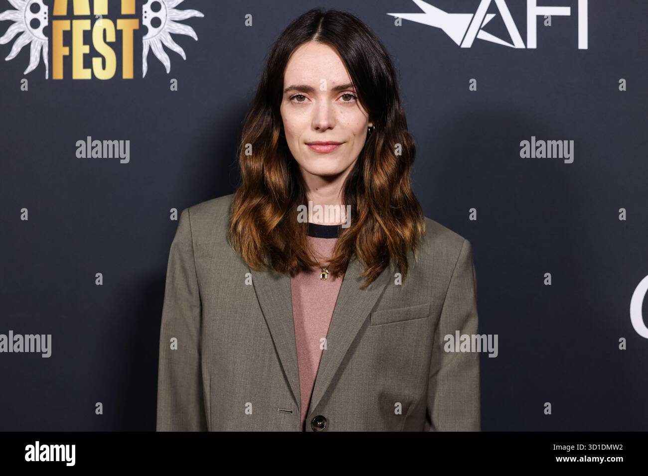 Hollywood, Stati Uniti. 27 ottobre 2025. HOLLYWOOD, LOS ANGELES, CALIFORNIA, Stati Uniti - OTTOBRE 26: L'attrice francese Stacy Martin arriva al 2025 AFI (American Film Institute) Fest presentato da Canva - Special Screening of Searchlight Pictures 'The Testament of Ann Lee' tenutosi al TCL Chinese 6 Theatres il 26 ottobre 2025 a Hollywood, Los Angeles, California, Stati Uniti. (Foto di Xavier Collin/Image Press Agency) credito: Image Press Agency/Alamy Live News Foto Stock