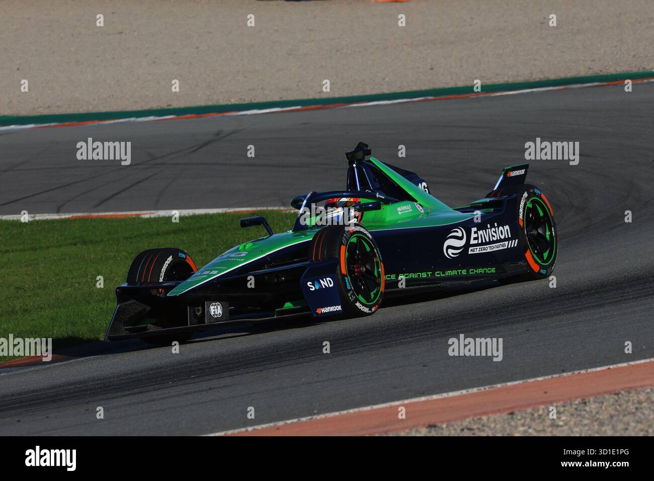 Cheste, Spagna. 27 ottobre 2025. Sebastien Buemi guida la sua Envision Racing. Test pre-stagione FIA Formula e 2026. Sessione 1 - circuito Ricardo Tormo, Cheste, Comunitat Valenciana, Spagna (crediti: Unicode Images/Alamy Live News Foto Stock