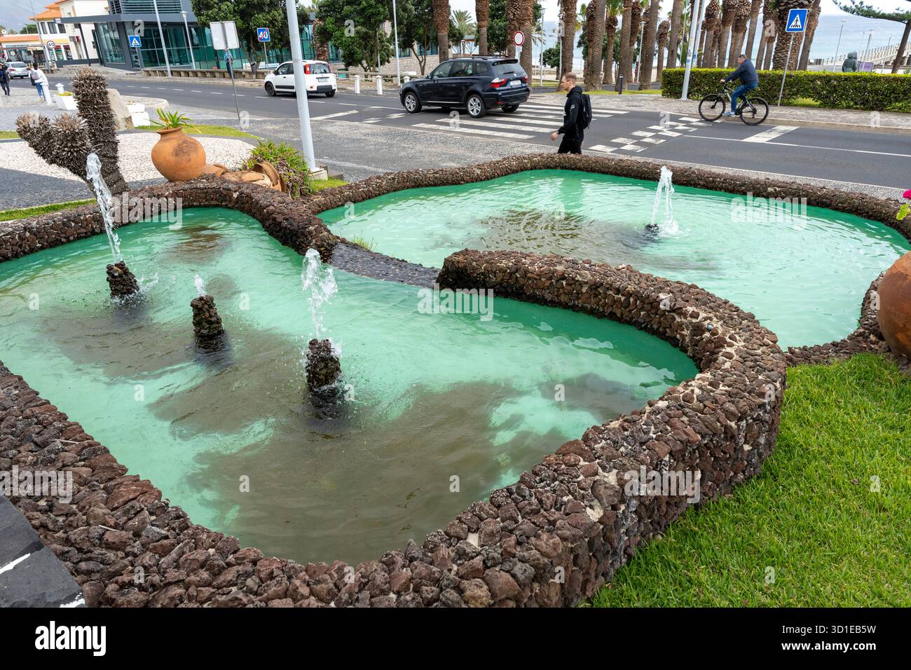Porto Santo, Madeira, Portogallo - 03.24.2025: Fontane nel centro di Vila Baleira di Porto Santo, Madeira, Portogallo Foto Stock