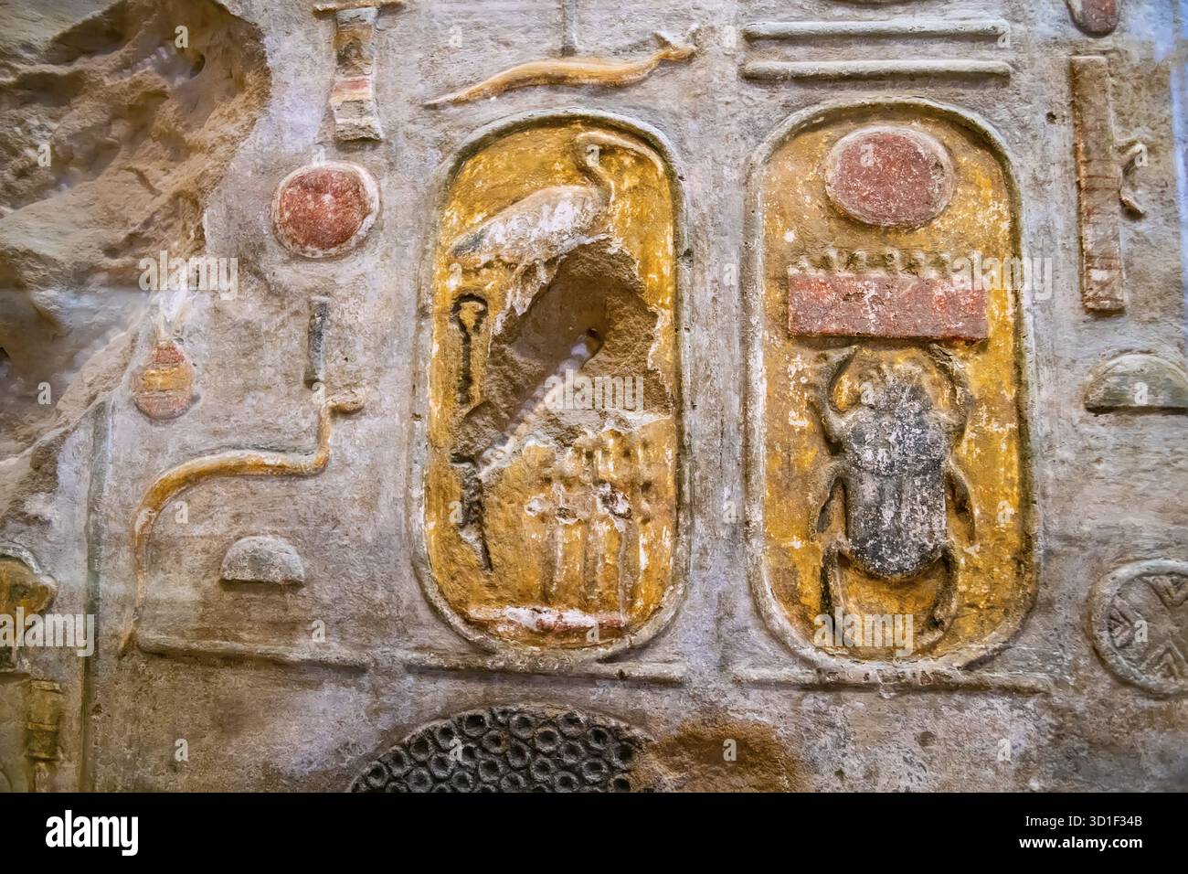 Manufatti egizi nel Louvre, Parigi, Francia Foto Stock