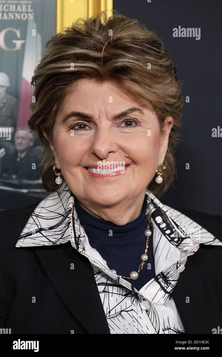 24 ottobre 2025 ca. Gloria Allred agli arrivi per la prima di NORIMBERGA all'AFI FEST 2025 presentato da Canva, TCL Chinese Theatre, Los Angeles, CA, 24 ottobre, 2025. crediti: Priscilla Grant/Everett Collection/Alamy Live News Foto Stock