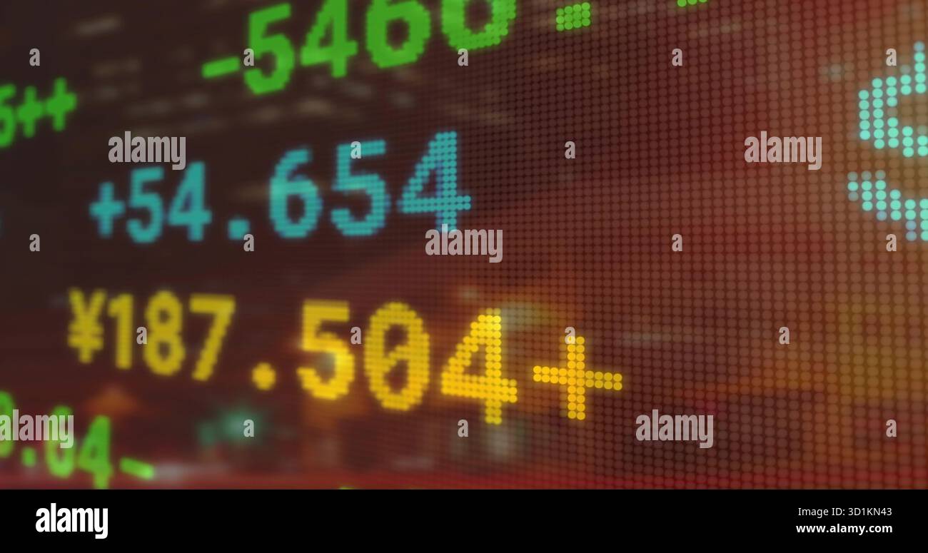 Visualizzazione dei dati numerici delle scorte a colori sul display a LED del piano di negoziazione, con cifre finanziarie Foto Stock