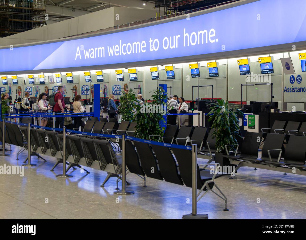 Area check-in bagagli per British Airways, Terminal 5 aeroporto di Londra Heathrow, Londra, Inghilterra, Regno Unito Foto Stock