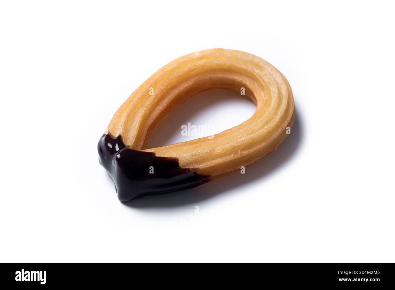 Churros spagnoli tradizionali con cioccolato isolato su sfondo bianco Foto Stock