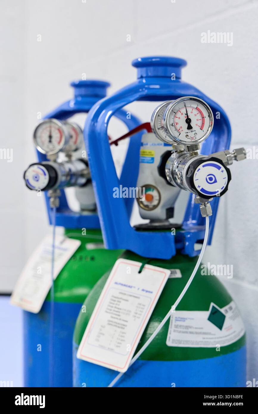 Manometro, bombola di gas, gas industriale Foto Stock