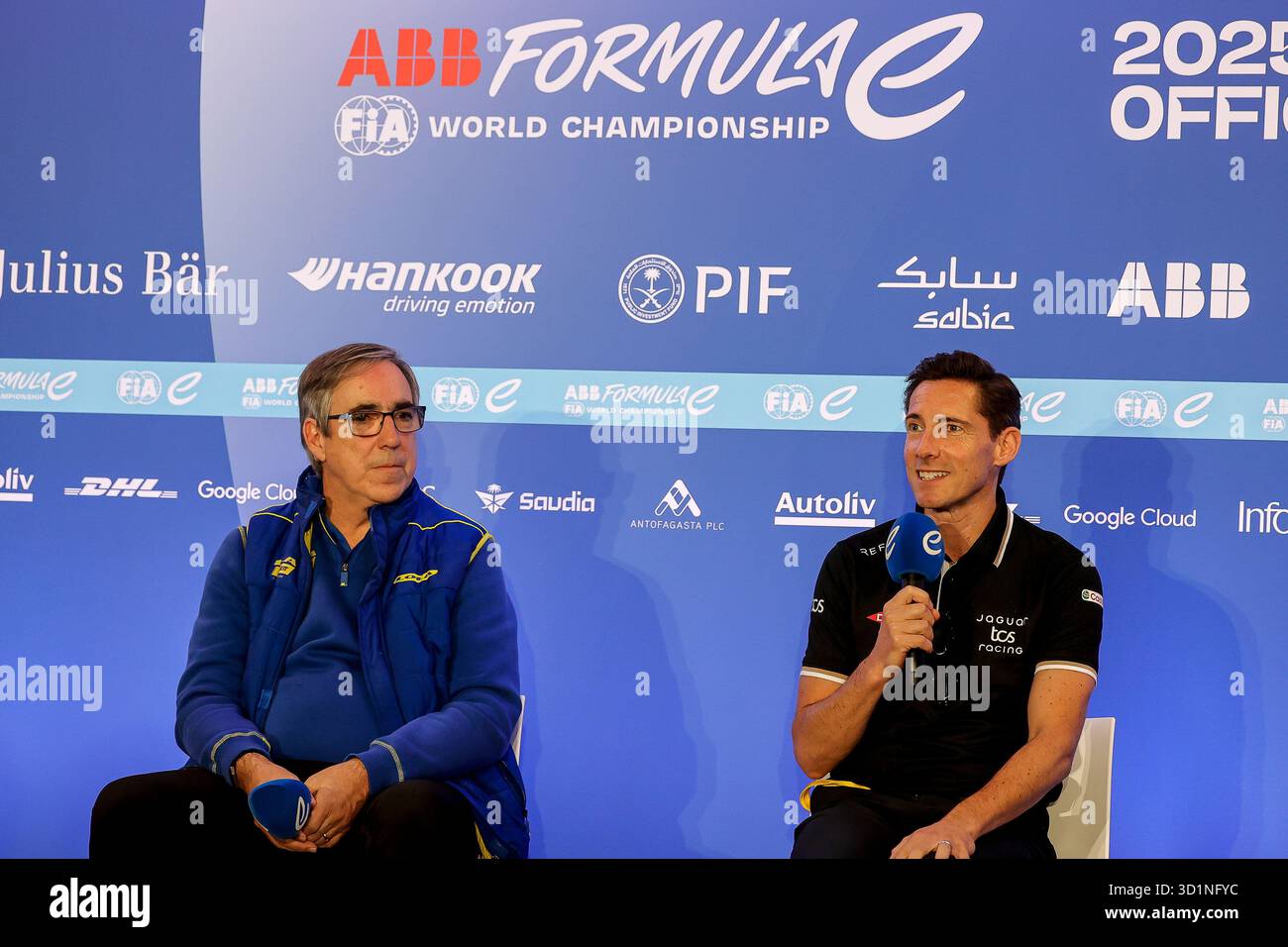 Cheste, Espagne. 29 ottobre 2025. JAMES Ian (gbr), responsabile del team Jaguar TCS Racing, Portrait, PRESTON Mark, FILIPPI Sylvain, Envision Virgin Racing Managing Director e CTO, Portrait conference de presse, conferenza stampa durante i test pre-stagionali di Valencia 2025 del Campionato Mondiale ABB FIA Formula e 2025-26, sul circuito Ricardo Tormo dal 27 al 31 ottobre 2025 a Cheste, Spagna - foto Paulo Maria/DPPI credito: DPPI Media/Alamy Live News Foto Stock