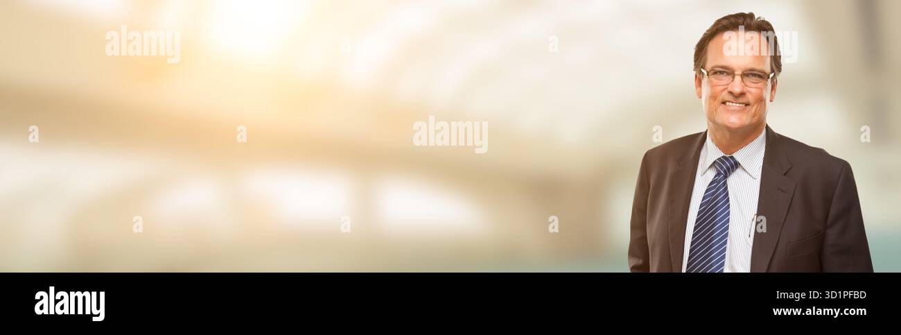 Bello imprenditore adulti ritratto con una stanza per il testo. Foto Stock