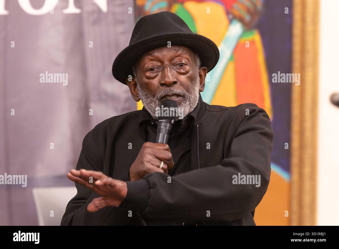 28 ottobre 2025, Wilmington, Delaware, USA.: L'attore comico GARRETT MORRIS parla della sua carriera, tra cui il suo lavoro in 'Saturday Night Live', 'Martin' e 'The Jamie Foxx Show' presso la Wilmington Public Library di Wilmington, Delaware. (Credit Image: © Saquan Stimpson/ZUMA Press Wire) SOLO PER USO EDITORIALE! Non per USO commerciale! Foto Stock