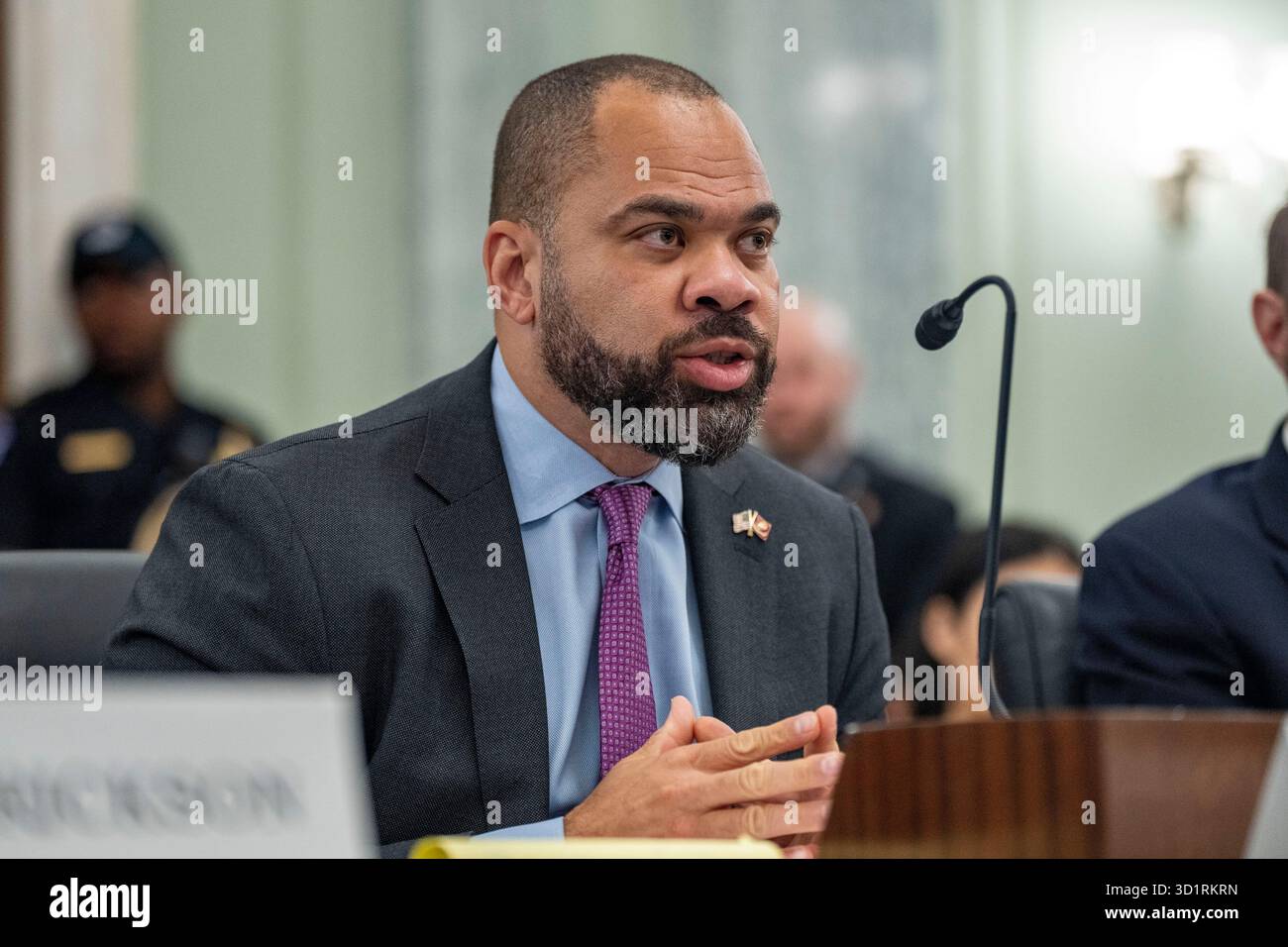 Washington, Stati Uniti. 29 ottobre 2025. Il vicepresidente della Public Policy di Meta Neil Potts interviene durante un'audizione del Senate Committee on Commerce, Science and Transportation sul Big Tech presso il Campidoglio degli Stati Uniti a Washington, DC, mercoledì 29 ottobre 2025. Foto di Bonnie Cash/UPI credito: UPI/Alamy Live News Foto Stock