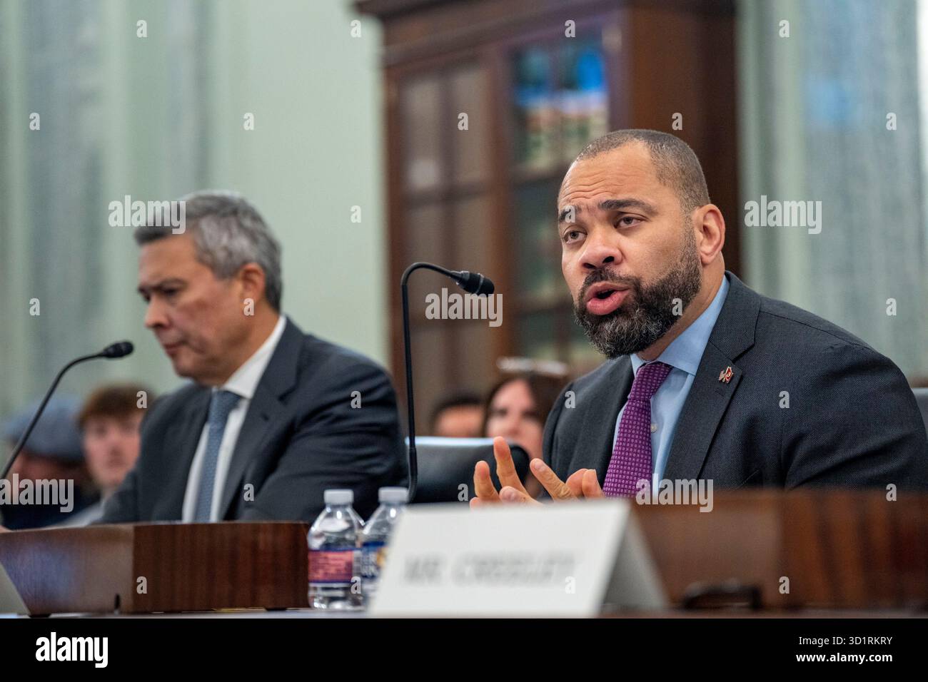 Washington, Stati Uniti. 29 ottobre 2025. Il vicepresidente della Public Policy di Meta Neil Potts interviene durante un'audizione del Senate Committee on Commerce, Science and Transportation sul Big Tech presso il Campidoglio degli Stati Uniti a Washington, DC, mercoledì 29 ottobre 2025. Foto di Bonnie Cash/UPI credito: UPI/Alamy Live News Foto Stock