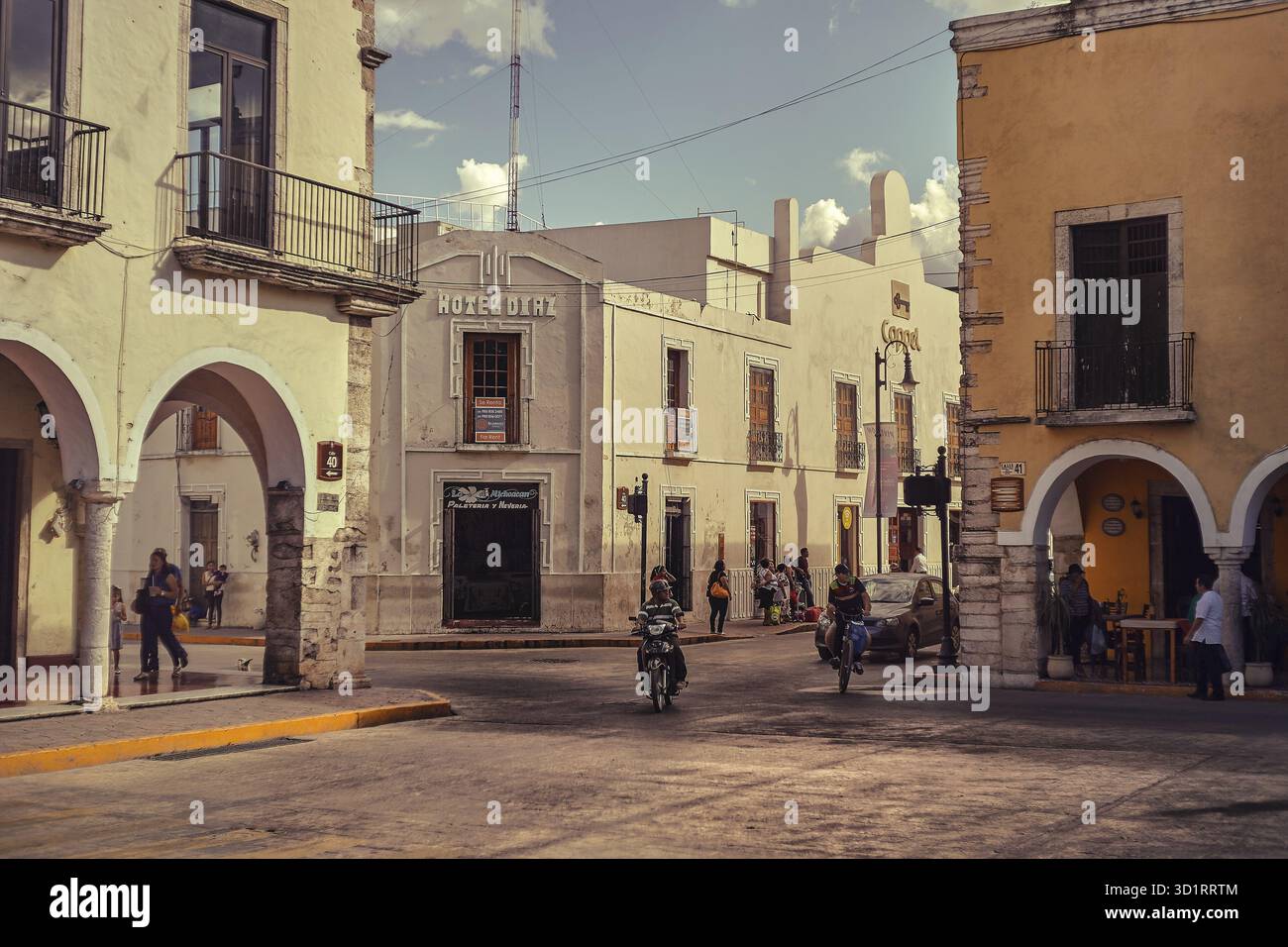 Vista di un angolo della piazza principale di Valladolid in Messico Foto Stock