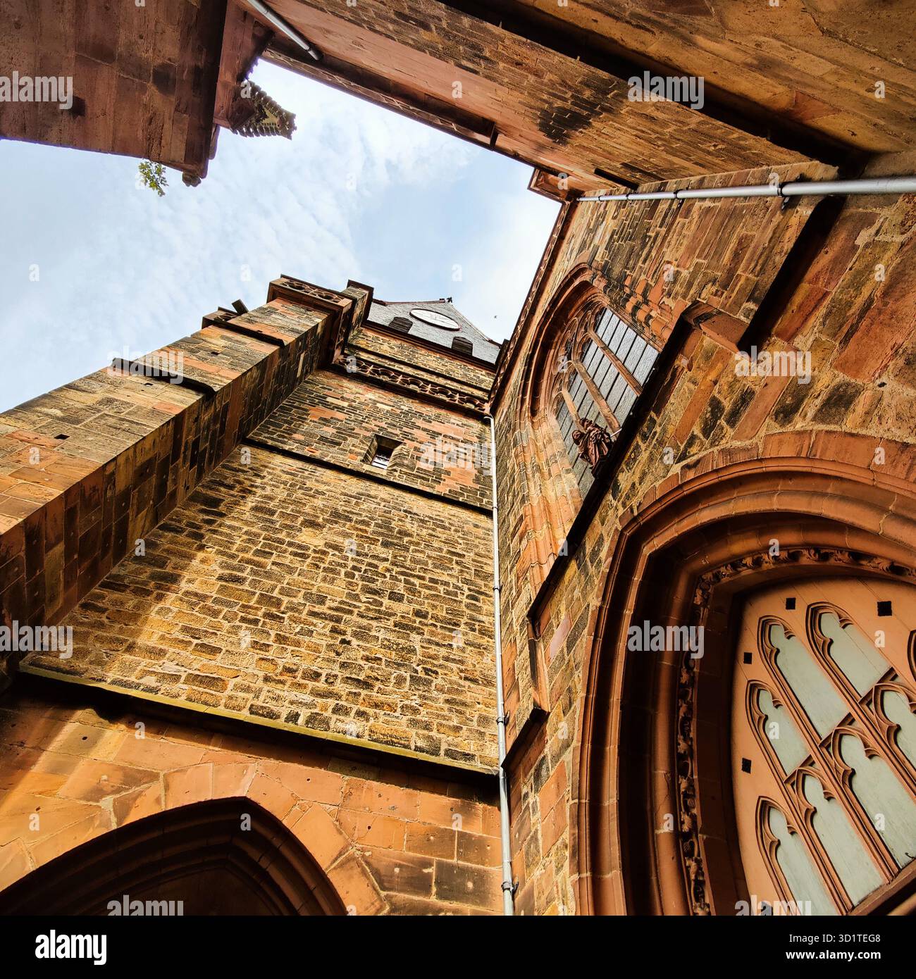 Chiesa evangelica della nostra cara moglie, vista dal basso, Friedberg, Assia, Germania, Europa Foto Stock