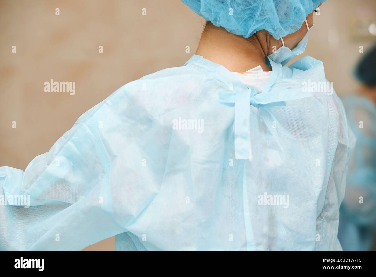Funzionamento al microscopio laser oftalmologico. Chirurgia medica in clinica Foto Stock