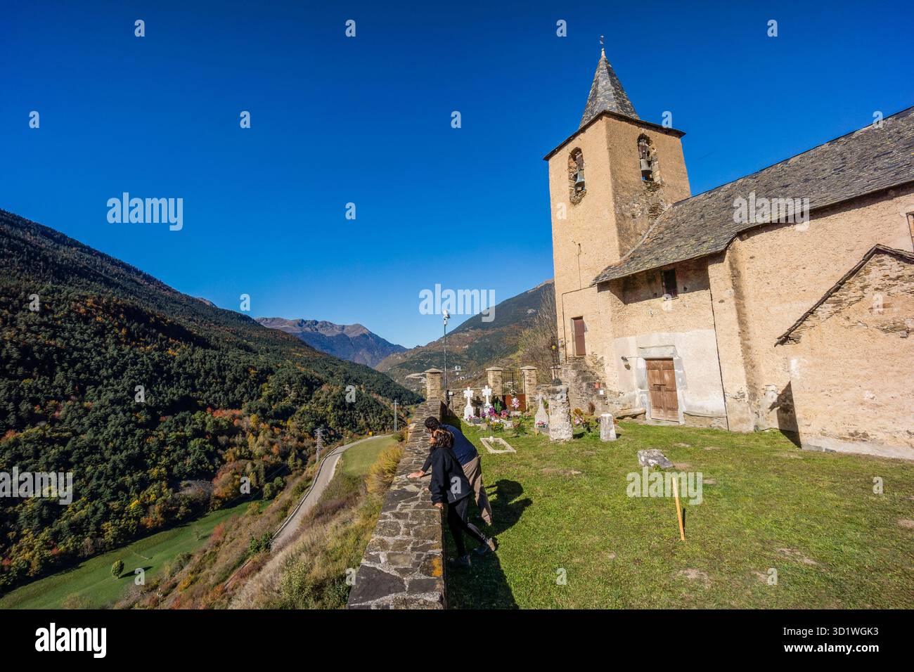 Chiesa di Sant Peir de Betlan, XI secolo, Betlan, Valle dell'Aran, catena montuosa dei Pirenei, Spagna, europa Foto Stock