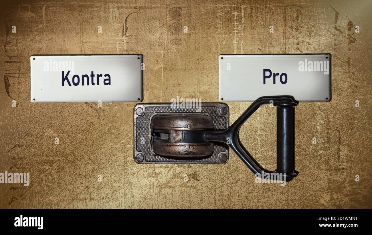 Segnalate la strada diretta per i pro e i contro - Bildmontage Foto Stock