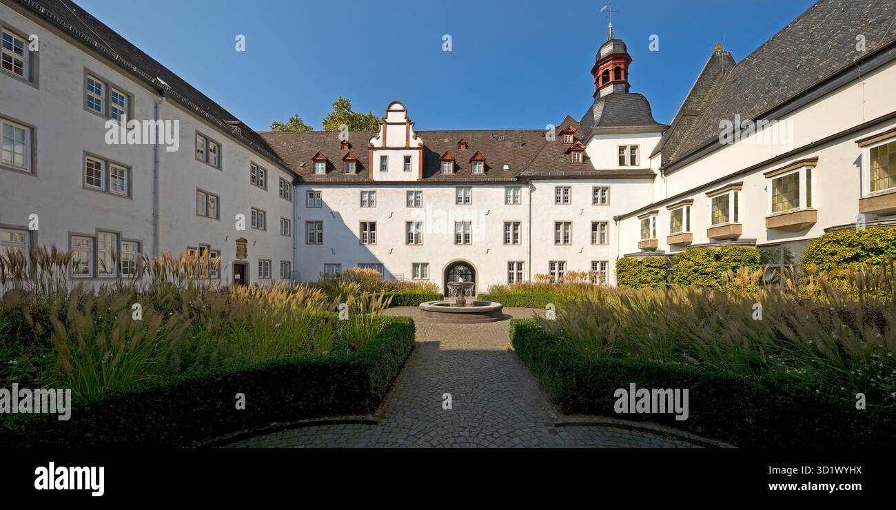 Municipio storico nell'ex Collegio dei Gesuiti, Coblenza, Renania-Palatinato, Germania, Europa Foto Stock