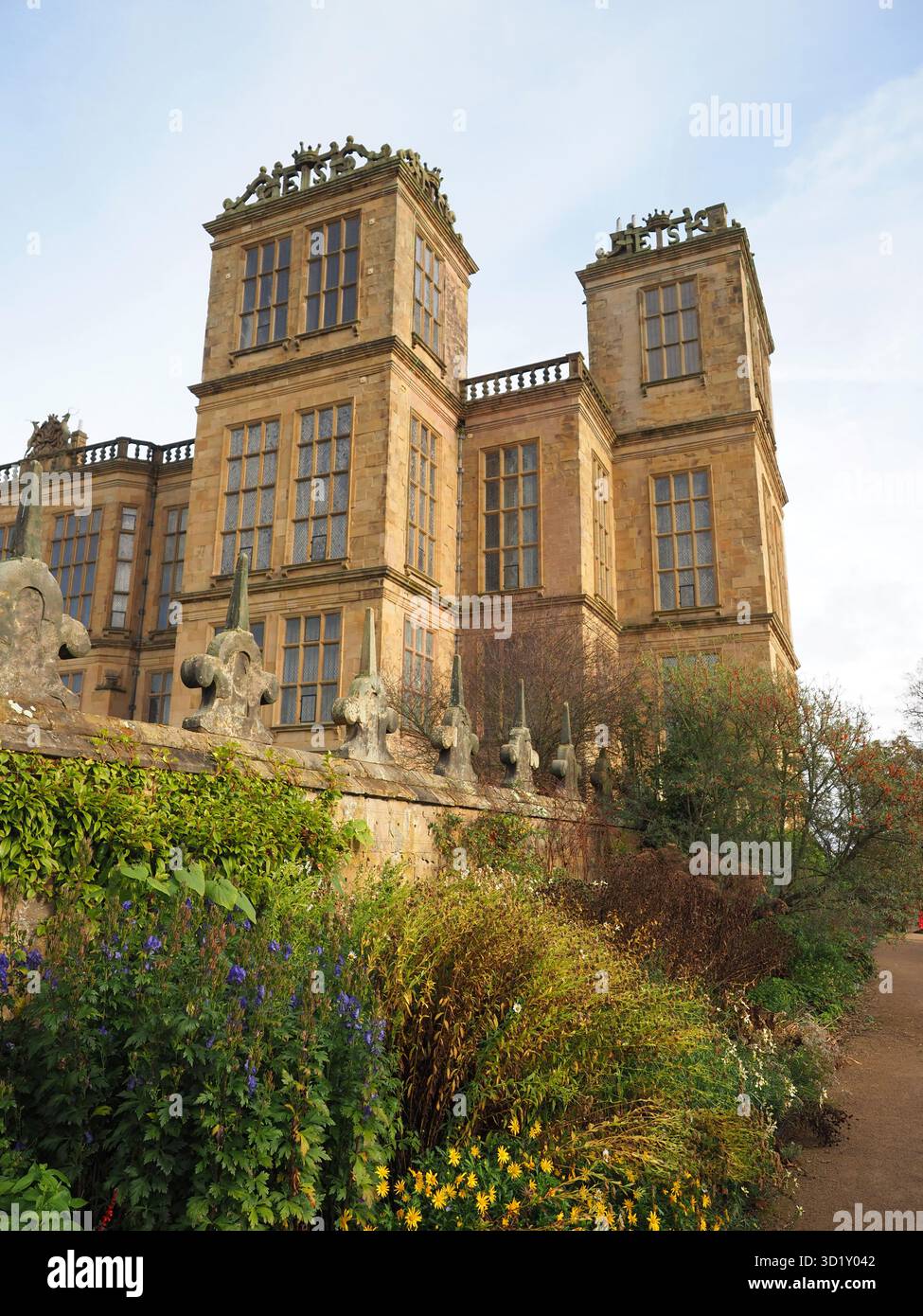 Vista di Hardwick Hall in autunno, Derbyshire, Regno Unito Foto Stock
