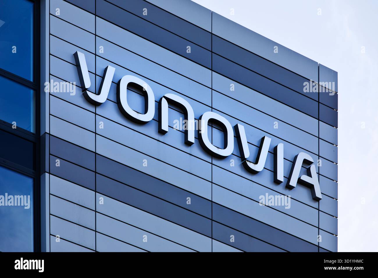 Vonovia Lettering presso la sede centrale di Bochum, il più grande gruppo immobiliare tedesco Foto Stock