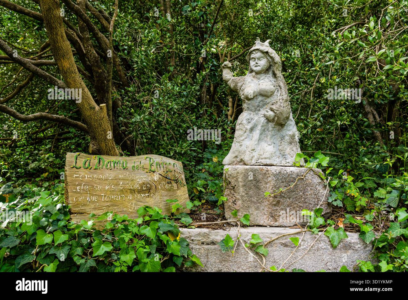 Santuario di Lluc, XVII secolo, scultura della signora delle bosso, giardino botanico, Escorca, Sierra de Tramuntana, Mallorc Foto Stock