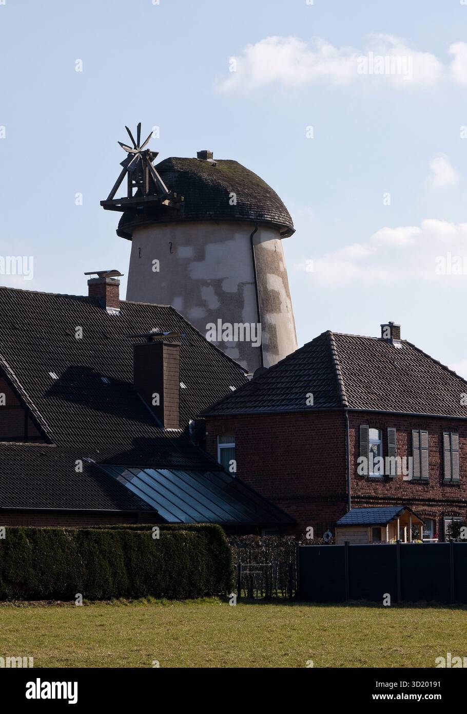 Mulino a vento a Westkirchen senza ali, distretto di Ennigerloh, Muensterland, Germania, Europa Foto Stock