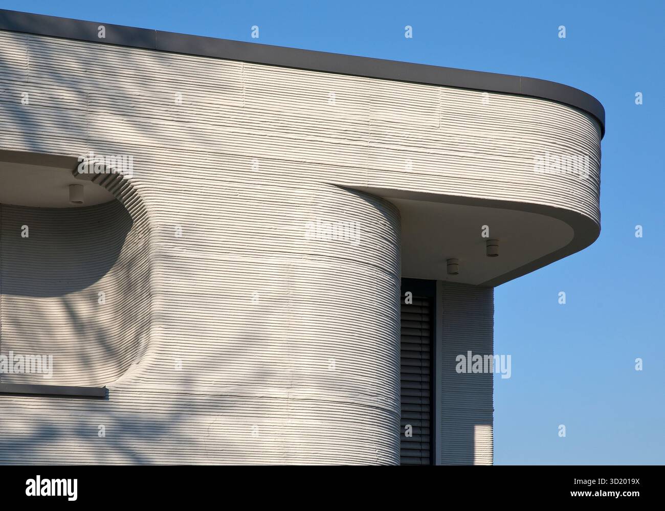Casa unifamiliare dalla stampante 3D con le tipiche scanalature e gli angoli arrotondati, Beckum Germania Foto Stock