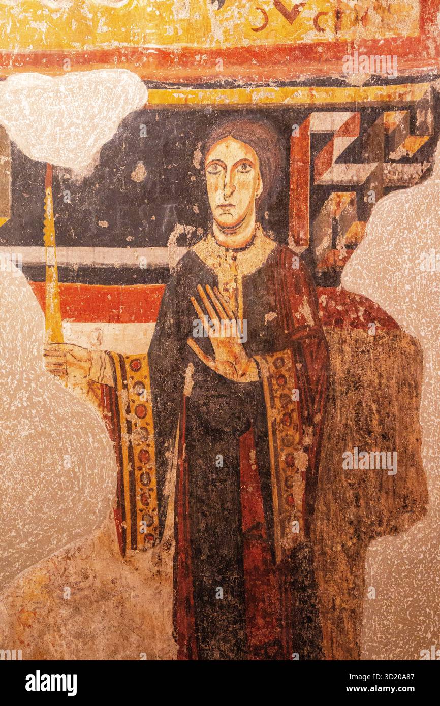 Contessa Lucia de Pallars, abside romanico di Burgal, fine XI secolo, antico monastero di Sant Pere del Burgal, Chingueta d'Aneu Foto Stock