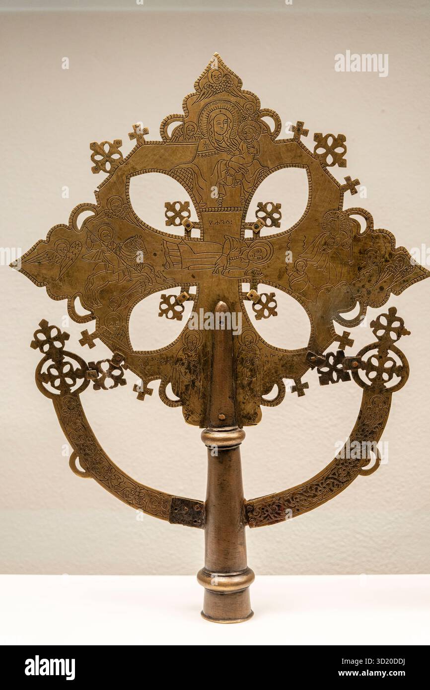 Croce professionale, Etiopia, Gondar, XVIII secolo, ottone e lega di bronzo, MEB, Barcellona, ​​Catalonia, Spagna Foto Stock
