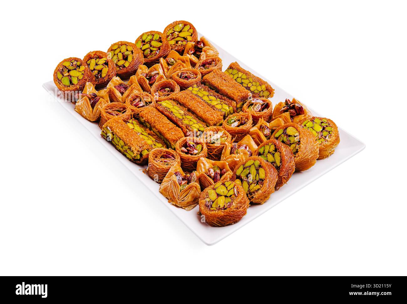 Dolce assortimento di dolci tradizionali mediorientali su un piatto decorativo per festeggiare e condividere Foto Stock