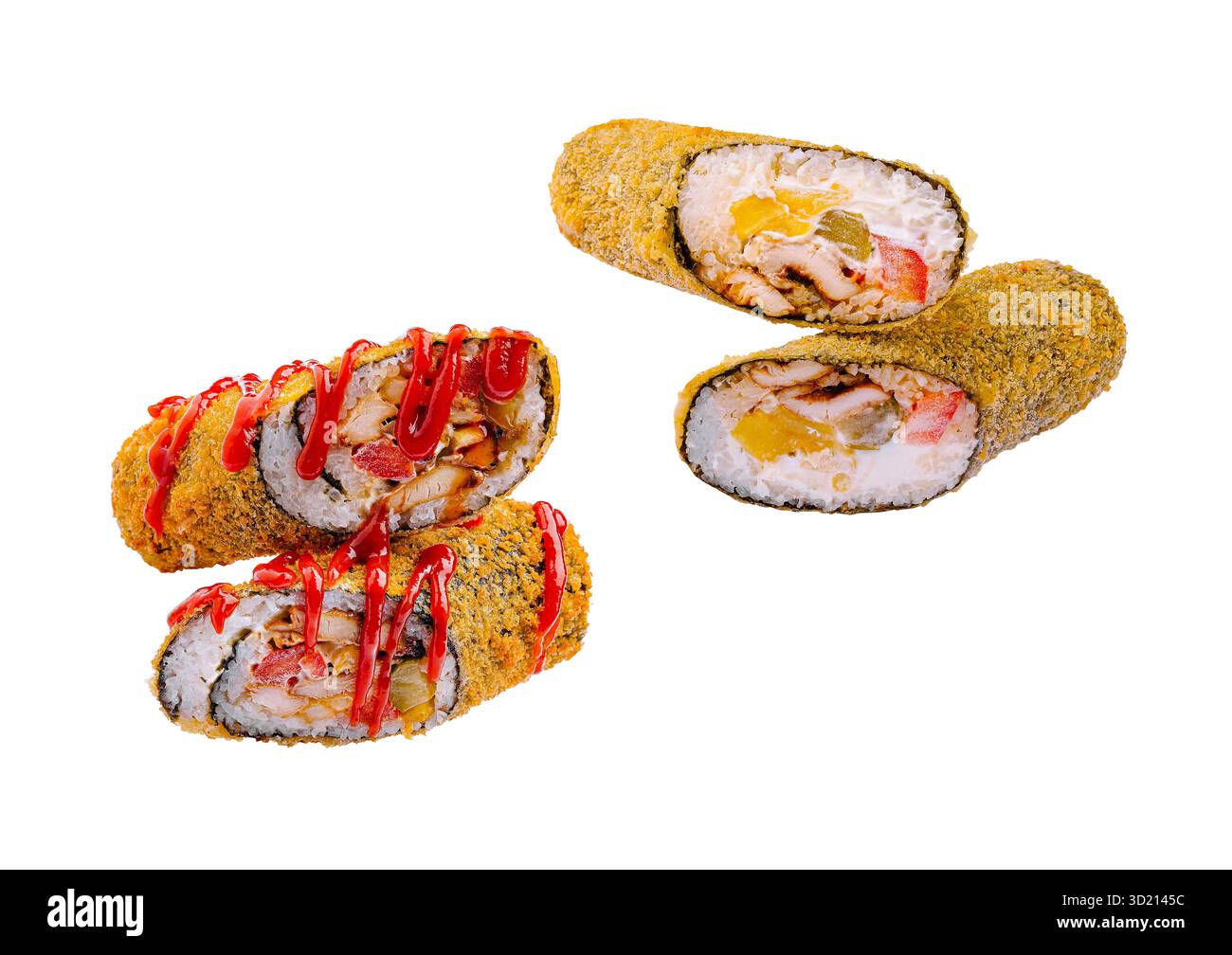 Deliziosi panini di sushi ripieni di pesce e formaggio spalmabile, ricoperti e fritti alla perfezione per un trattamento croccante Foto Stock