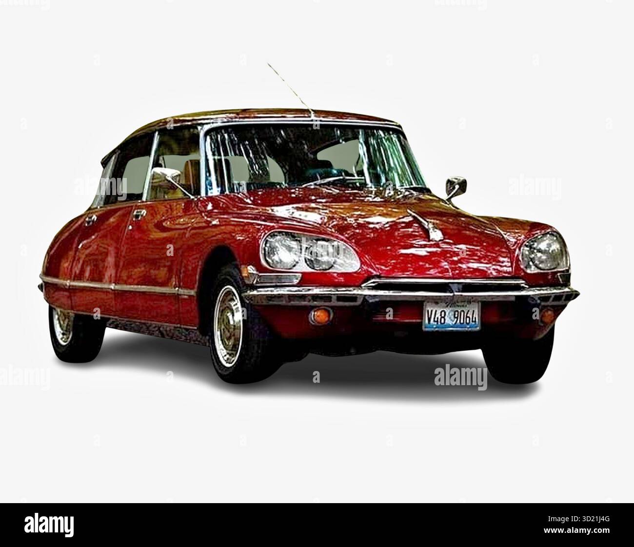 Classica vettura Citroën DS parcheggiata, che mostra il suo design aerodinamico e la vernice rossa Foto Stock