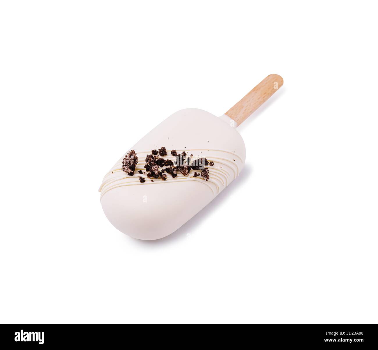 Gelateria cremosa con spruzzi di cioccolato su un bastoncino di legno Foto Stock