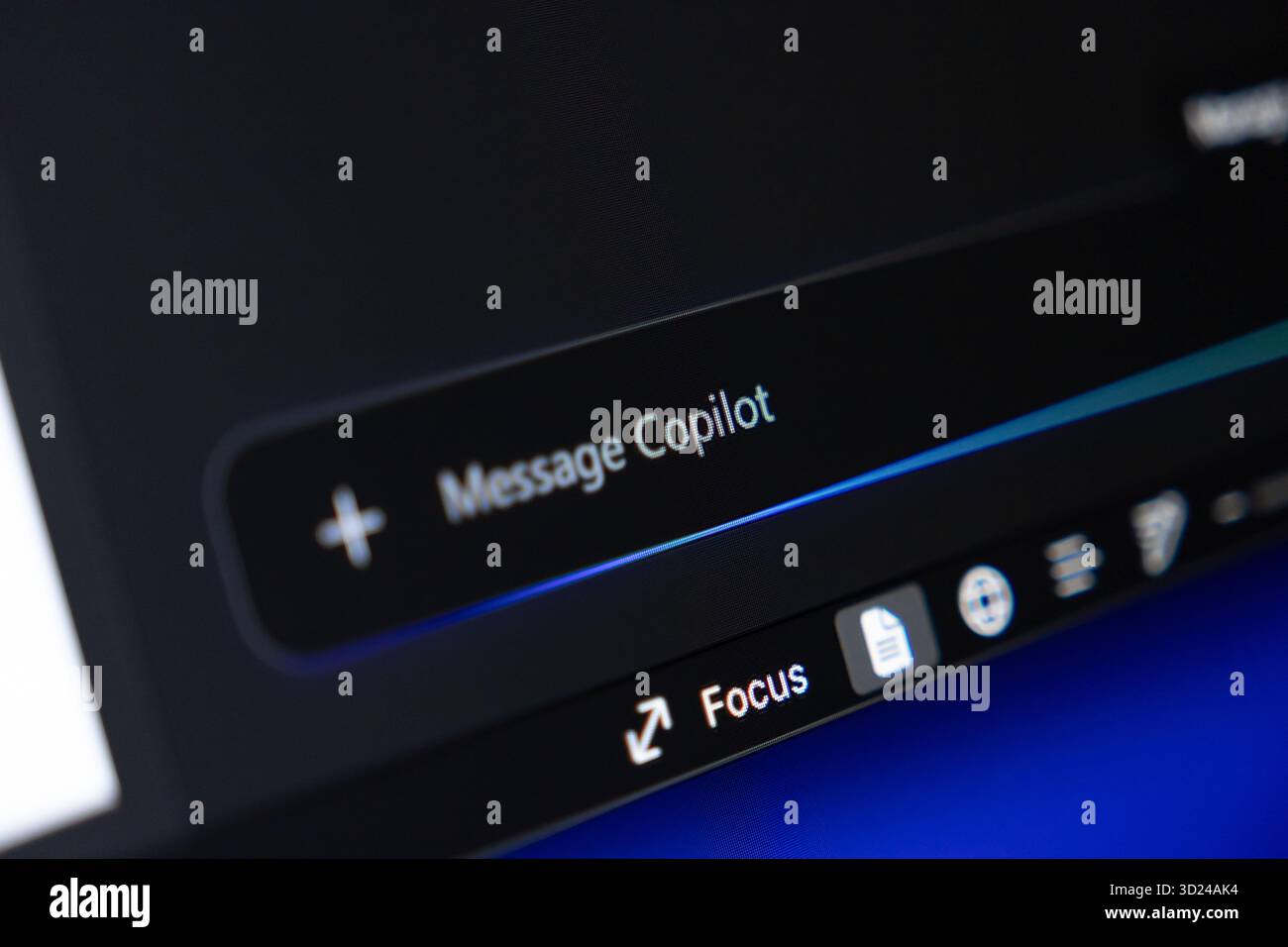 Poznan, Polonia - 18 settembre 2025: Applicazione ai Copilot su uno schermo scuro, che mostra le capacità di intelligenza artificiale per una gestione innovativa delle attività Foto Stock