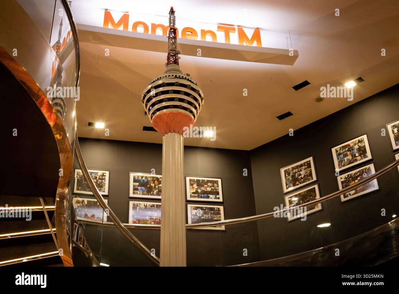 Replica della torre Menara nel Museo delle telecomunicazioni di Kuala Lumpur, Malesia Foto Stock
