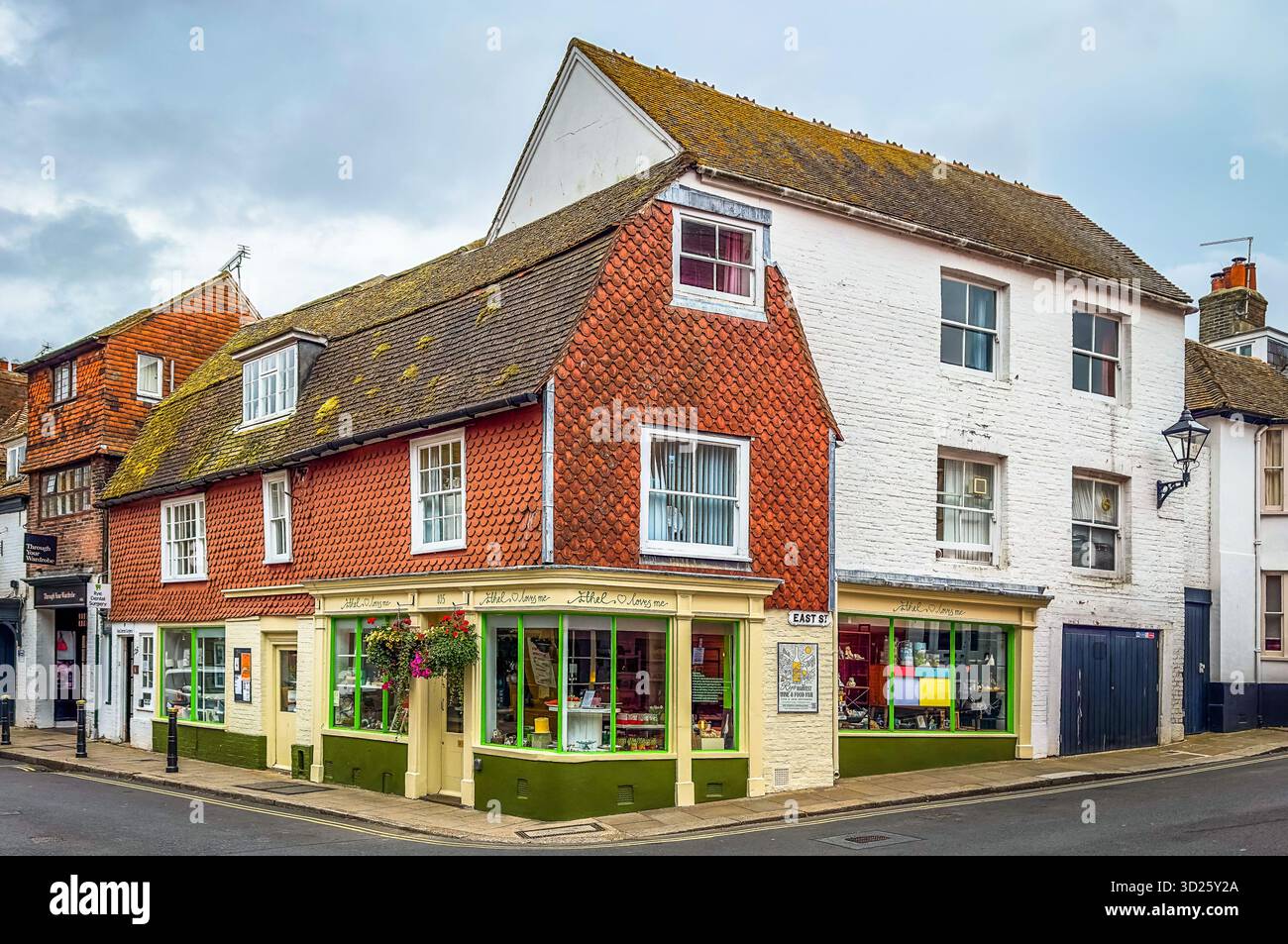 East Sussex, Inghilterra, 22 agosto 2024, veduta di Ethel Loves me, un negozio nella strada principale di Rye con regali e opere d'arte originali, il tutto realizzato da creativi locali. Foto Stock