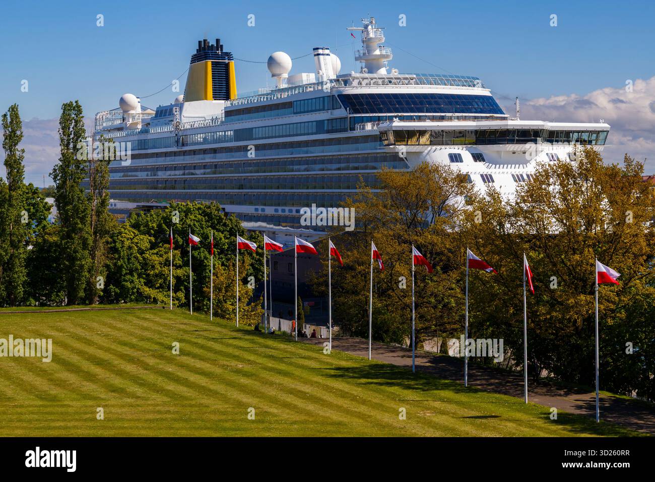 Nave da crociera SAGA Spirit of Adventure attraccata a Danzica, Polonia, Europa a maggio Foto Stock