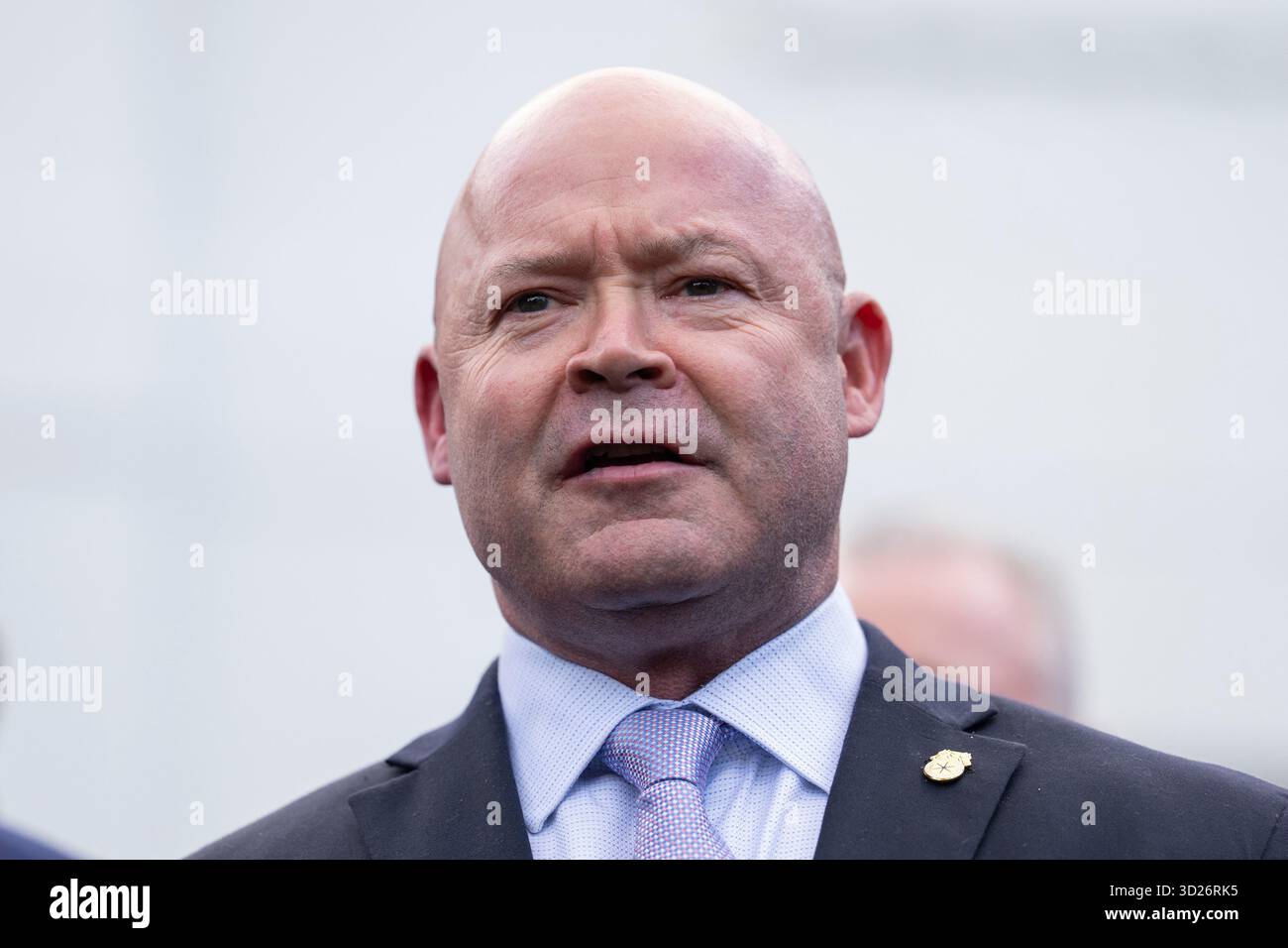 Washington, Stati Uniti. 30 ottobre 2025. Sean M. o'Brien, Presidente generale della Fratellanza Internazionale dei Teamsters, parla durante una conferenza stampa con i dirigenti dei trasporti e delle compagnie aeree fuori dall'ala Ovest della Casa Bianca a Washington, DC, giovedì 30 ottobre 2025. L’amministrazione Trump avverte che, mentre il governo chiuderà, ora al suo 30° giorno, continuerà a subire un effetto peggiorante sui ritardi dei viaggi aerei. Foto di Aaron Schwartz/UPI credito: UPI/Alamy Live News Foto Stock