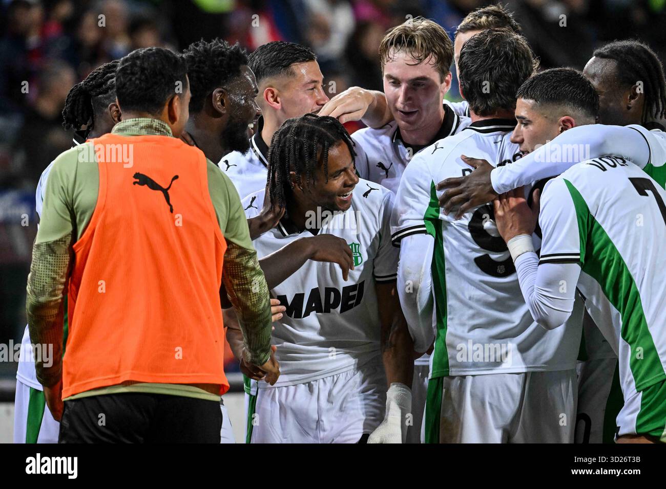 Cagliari, Italia. 30 ottobre 2025. Armand Lauriente di US Sassuolo, Esultanza, Joy, celebrazione dopo aver segnato gol, durante Cagliari calcio vs US Sassuolo, partita di calcio italiano di serie A A Cagliari, Italia, ottobre 30 2025 Credit: Independent Photo Agency/Alamy Live News Foto Stock